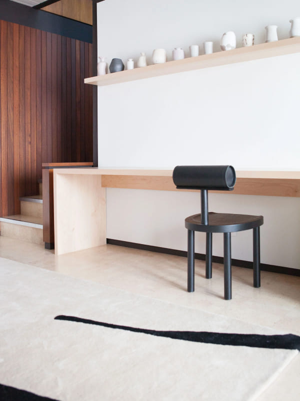 Butaco alto de madera de haya