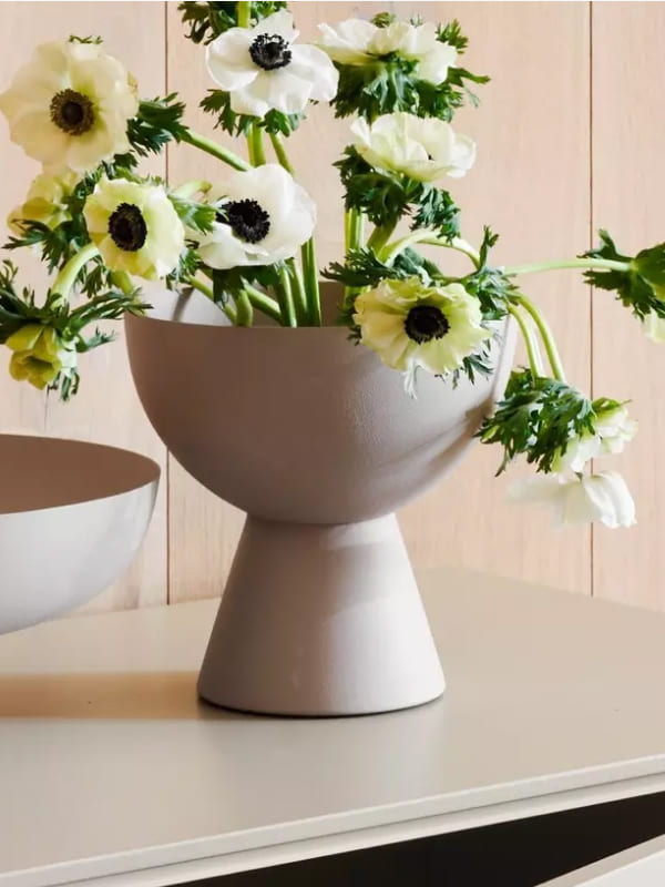 Jarrón cáliz centro de sala